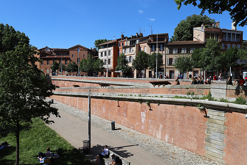 Toulouse déconfinée... - La Daurade et la place éponyme