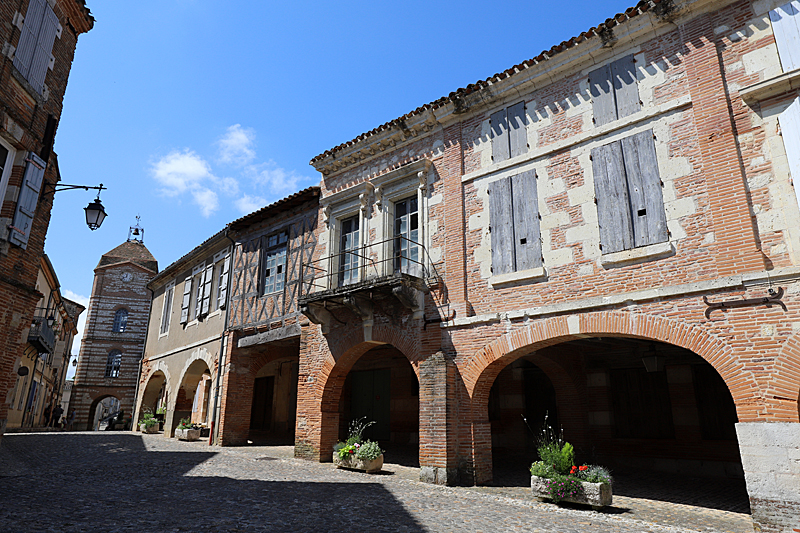 Au-Mo-Lau Tour ! - Rue de l Horloge, village d Auvillar