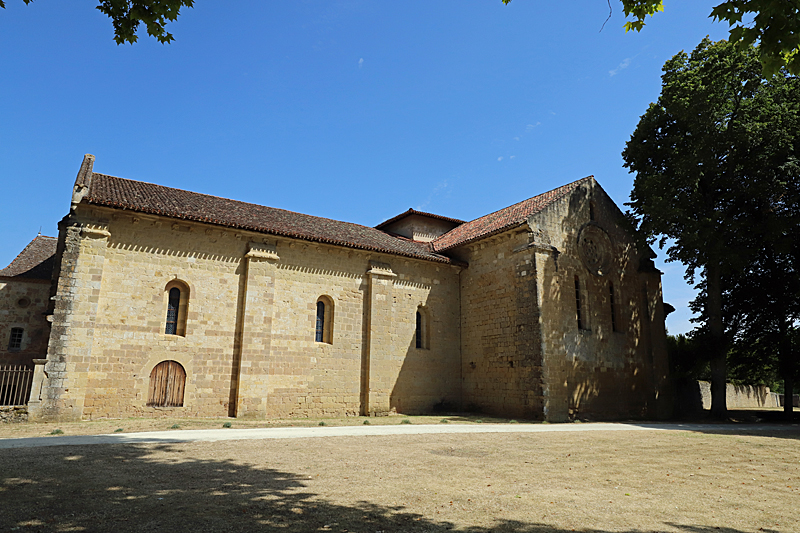 Abbaye de Flaran - L église romane (exterieur)