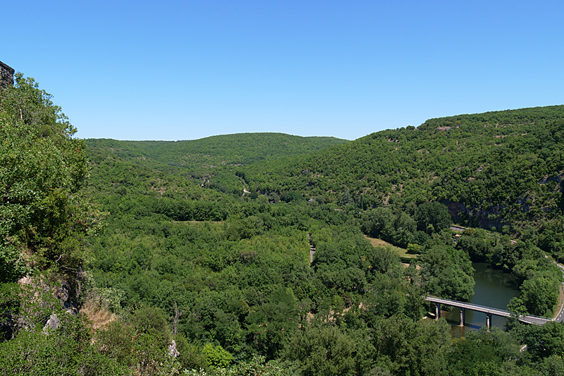 Tour en Tarn ! - [b]Bruniquel :[/b] vue sur la vallée de l Aveyron depuis la porte du château