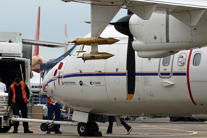 N avions à Francazal - (J1) ATR 42 Safire