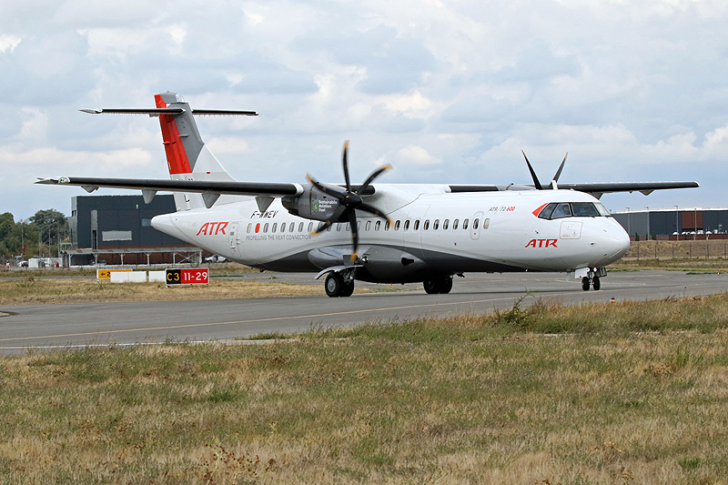 N avions à Francazal - (J1) ATR 72-600