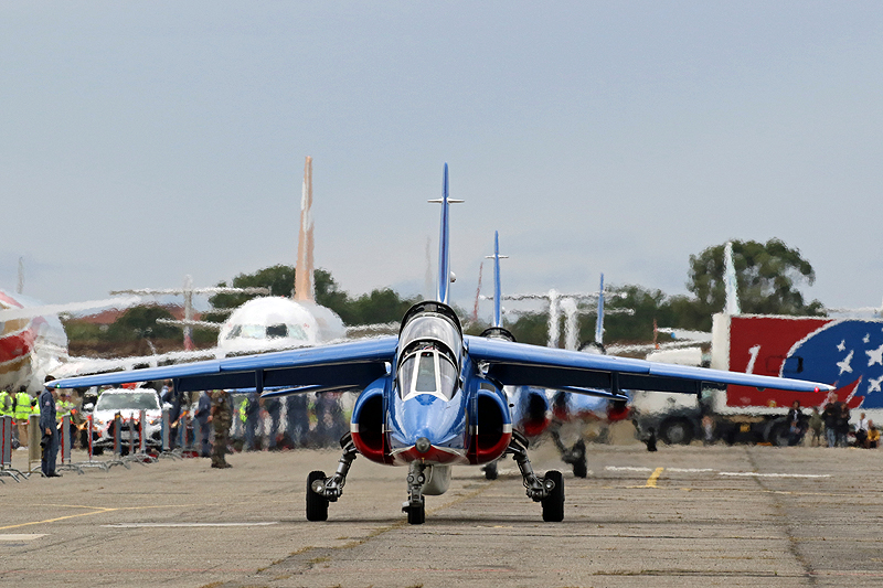 N avions à Francazal - (J1) La Patrouille de France au décollage