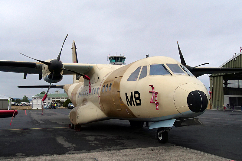 N avions à Francazal - (J1) CASA CN-235 de l armée marocaine