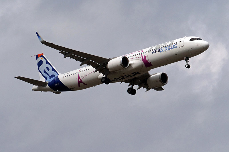 N avions à Francazal - (J1) Airbus A321 LR