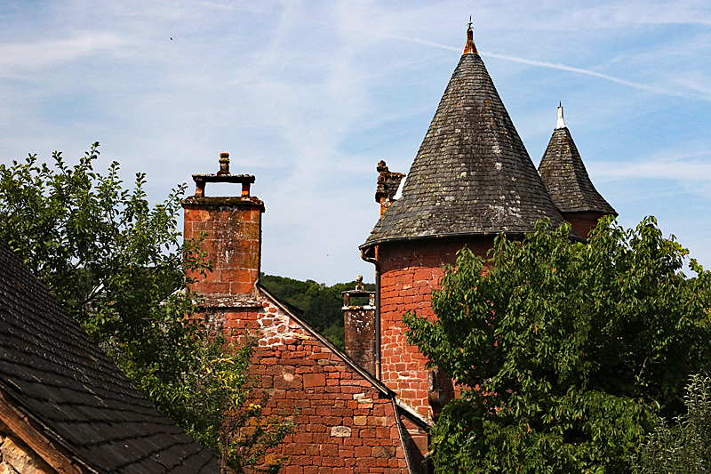 De rouge à blanc ! - Collonges-la-Rouge - le castel de Benges