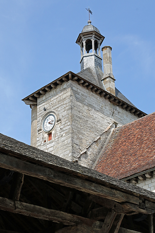 De rouge à blanc ! - Martel - beffroi du palais de la Raymondie