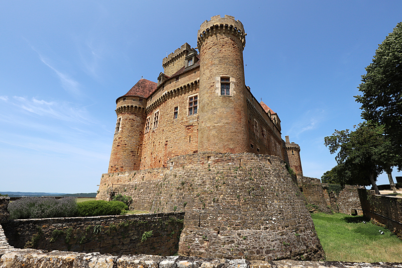 De rouge à blanc ! - Château de Castelnau-Bretenoux