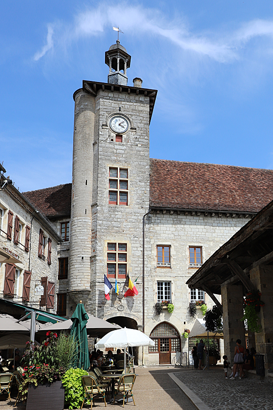 De rouge à blanc ! - Martel - beffroi du palais de la Raymondie