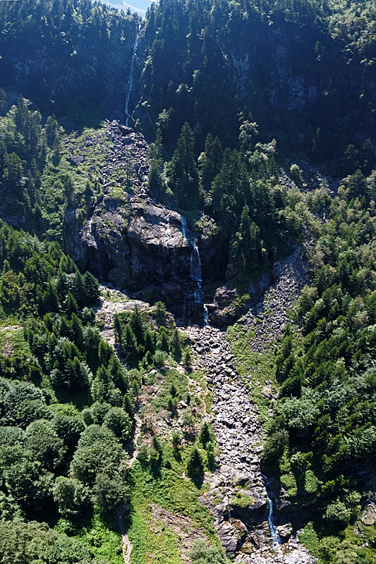 Cascade d Ars - Vue aérienne[br][i](panoramique verticale [:;])[/i]
