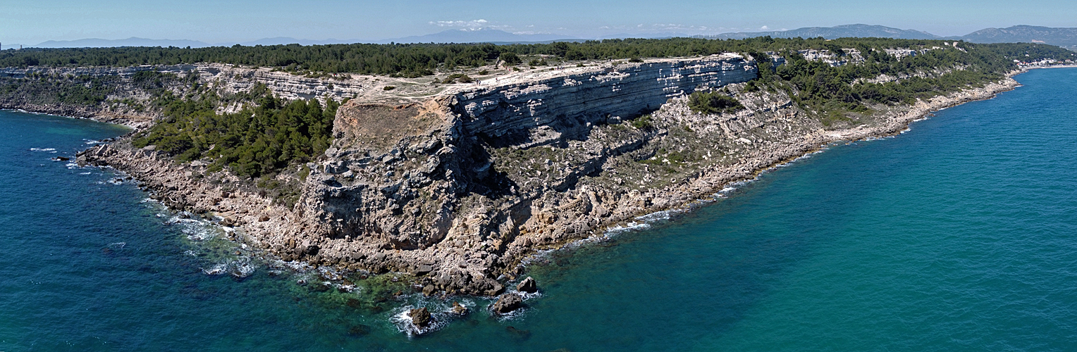 Viaduc ! - Le Cap des Frères et la falaise côté nord