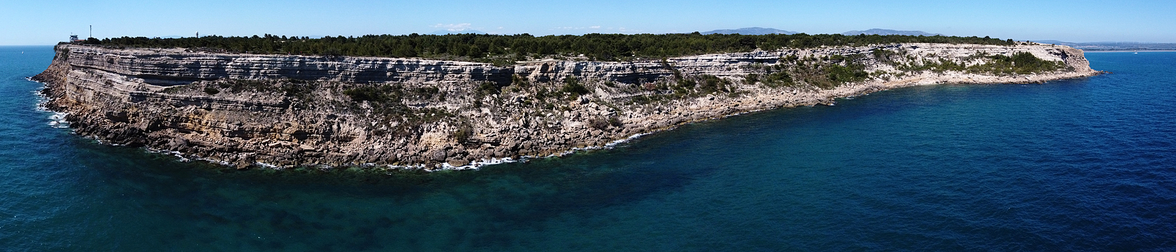 Viaduc ! - La Falaise de Leucate entre le Cap Leucate et le Cap des Frères