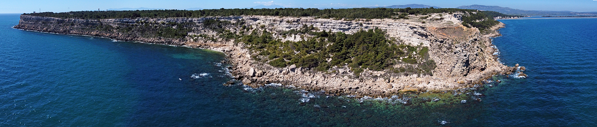 Viaduc ! - Le Cap des Frères et la falaise côté sud