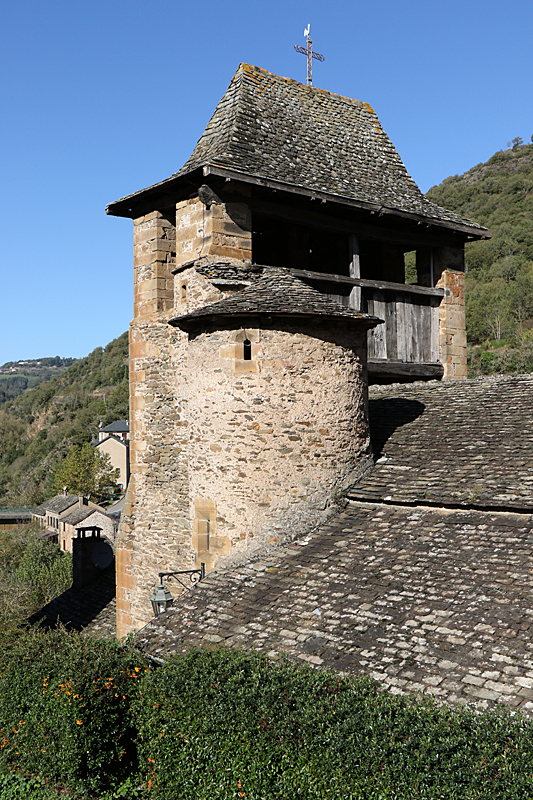 Brousse-le-Château - Le clocher de l église