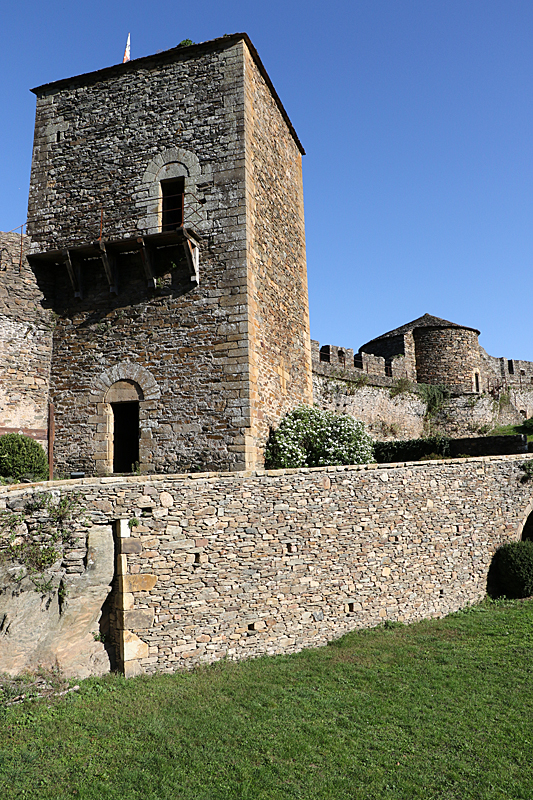 Brousse-le-Château - Le château de Brousse : la tour du prisonnier