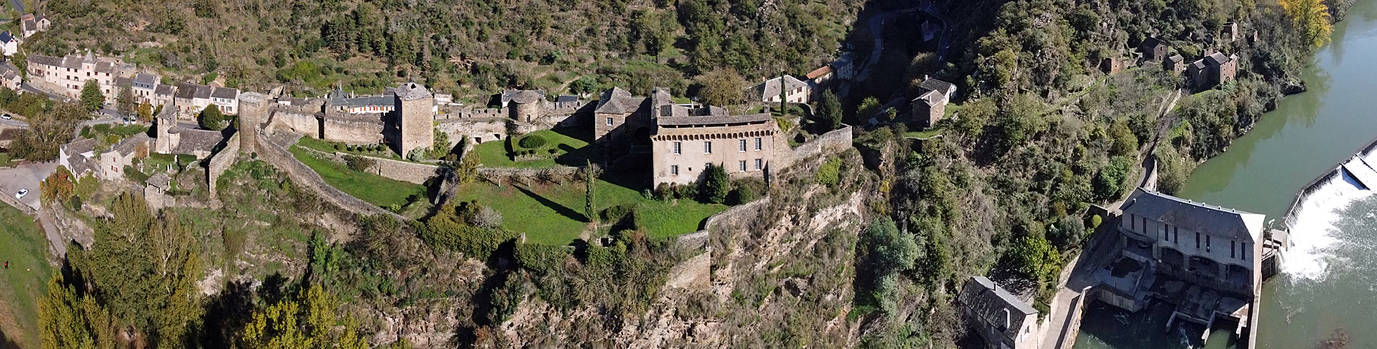 Brousse-le-Château - Le château de Brousse et le village