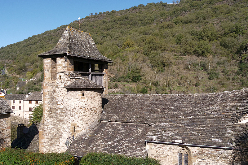Brousse-le-Château - L église